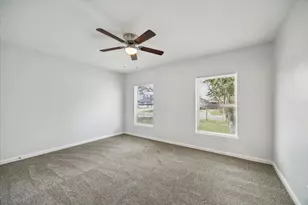 705 Westshire Dr, Houston, TX 77013 - Photo 9