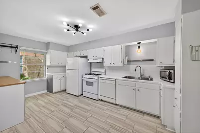 2322 Poinciana Drive, Houston, TX 77018 - Photo 13
