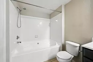 7575 Kirby Dr, Houston, TX 77030 - Photo 31