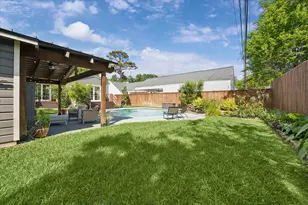 729 Sue Barnett Dr, Houston, TX 77018 - Photo 39