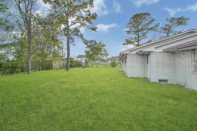 7954 Booker St, Houston, TX 77028 - Photo 3