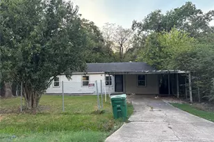 10010 Cathedral Dr, Houston, TX 77051 - Photo 1