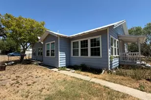 310 E Main Ave, Karnes City, TX 78118 - Photo 3