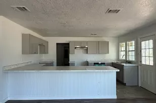 310 E Main Ave, Karnes City, TX 78118 - Photo 5