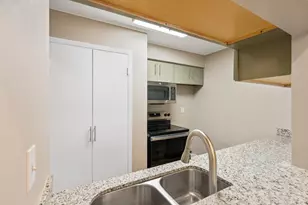 6401 Skyline Dr, Houston, TX 77057 - Photo 13