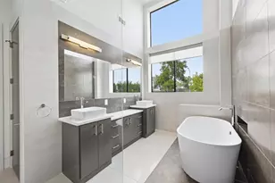 734 E 8th St, Houston, TX 77007 - Photo 13