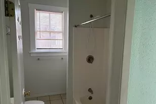 4725 Ave R 1/2, Galveston, TX 77551 - Photo 9