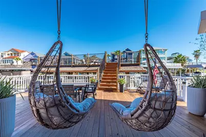 127 Port Street, San Leon, TX 77539 - Photo 11