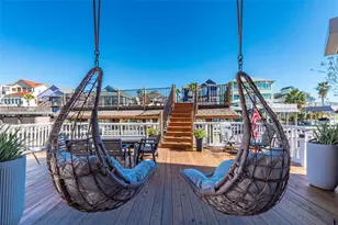 127 Port St, San Leon, TX 77539 - Photo 11