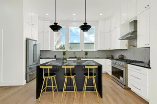 5617 Val Verde St, Houston, TX 77057 - Photo 9