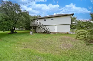 225 Swallow Dr, Palacios, TX 77465 - Photo 3