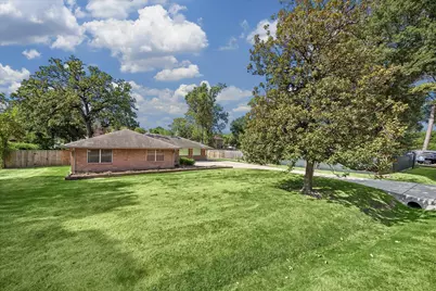 10919 Britoak Lane, Houston, TX 77079 - Photo 7