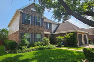 930 Sage St, Baytown, TX 77521 - Photo 3