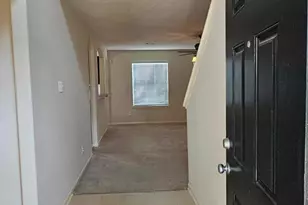 930 Sage St, Baytown, TX 77521 - Photo 7