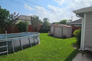 930 Sage St, Baytown, TX 77521 - Photo 27