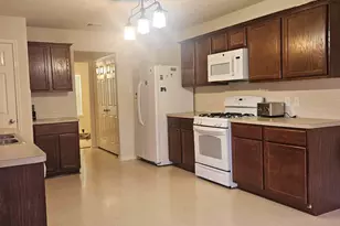 930 Sage St, Baytown, TX 77521 - Photo 17