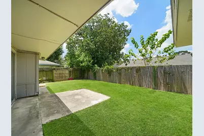 8743 Yvonne Drive, Houston, TX 77044 - Photo 29