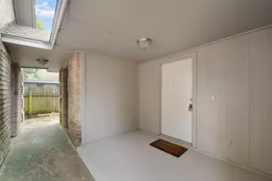 8743 Yvonne Dr, Houston, TX 77044 - Photo 3
