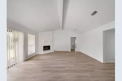 8743 Yvonne Drive, Houston, TX 77044 - Photo 9