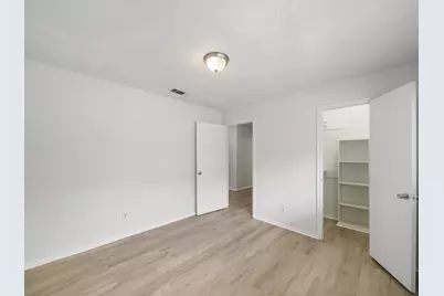 8743 Yvonne Drive, Houston, TX 77044 - Photo 19