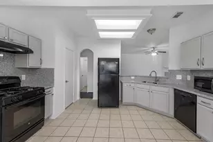 123 Willoughby Ct, Richmond, TX 77469 - Photo 5