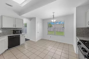 123 Willoughby Ct, Richmond, TX 77469 - Photo 7