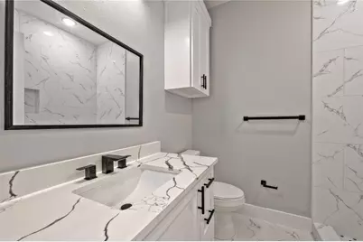 9301 E Avenue L #B, Houston, TX 77012 - Photo 5