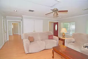 2719 Sweetgum St, Pasadena, TX 77502 - Photo 3