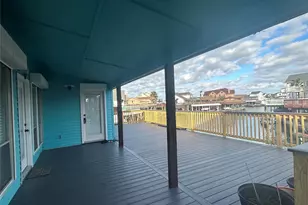 306 Isles End Rd, Tiki Island, TX 77554 - Photo 7