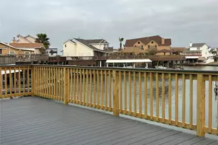 306 Isles End Rd, Tiki Island, TX 77554 - Photo 3