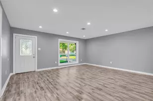 6930 Neff St, Houston, TX 77074 - Photo 11