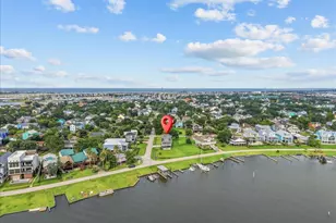 403 W Shore Dr, Clear Lake Shores, TX 77565 - Photo 5