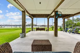 403 W Shore Dr, Clear Lake Shores, TX 77565 - Photo 13