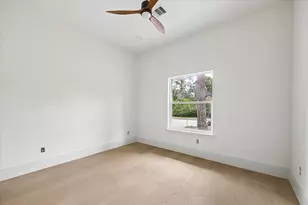 12914 Queensbury Ln, Houston, TX 77079 - Photo 11
