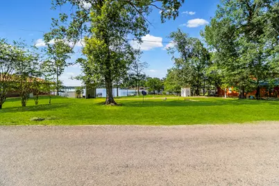 703 Lake Shore Drive, Trinity, TX 75862 - Photo 3