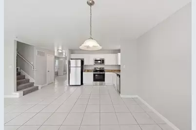 4930 S Cancun Drive, Houston, TX 77045 - Photo 7