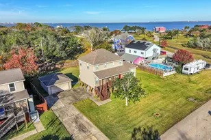 212 Oakdale St, Shoreacres, TX 77571 - Photo 3