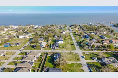 71 Garfield Street, La Porte, TX 77571 - Photo 1