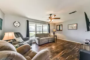 71 Garfield St, La Porte, TX 77571 - Photo 11