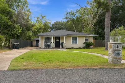 1615 Front Street, Columbus, TX 78934 - Photo 1