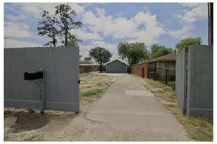 409 Robert Lee Rd, Houston, TX 77009 - Photo 27
