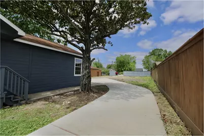 409 Robert Lee Road, Houston, TX 77009 - Photo 23