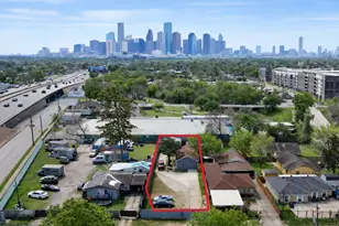 409 Robert Lee Rd, Houston, TX 77009 - Photo 1