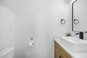 9019 St Comal St, Houston, TX 77051 - Photo 31