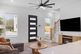 9019 St Comal St, Houston, TX 77051 - Photo 15