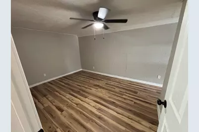 211 #B W South Street, Alvin, TX 77511 - Photo 3