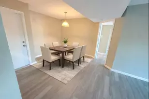 3085 Walnut Bend Ln, Houston, TX 77042 - Photo 3