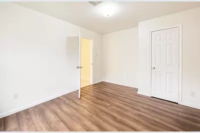 9811 Mango Street, Houston, TX 77075 - Photo 3