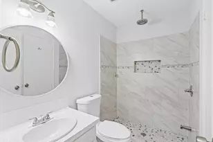 196 April Point Dr N, Conroe, TX 77356 - Photo 15