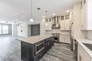 11002 Ayrshire Park Ln, Houston, TX 77043 - Photo 19